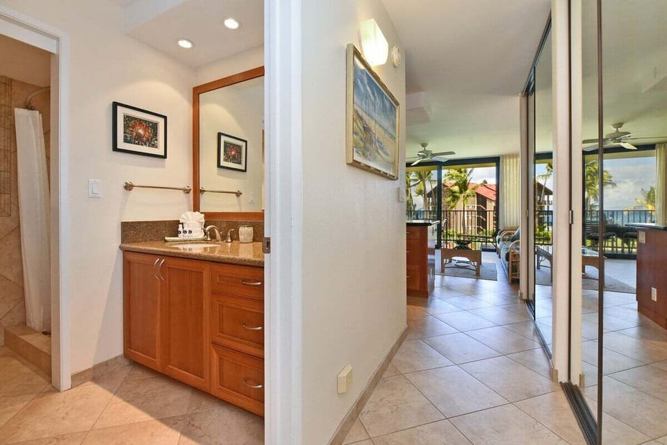 Papakea K306 bathroom 1