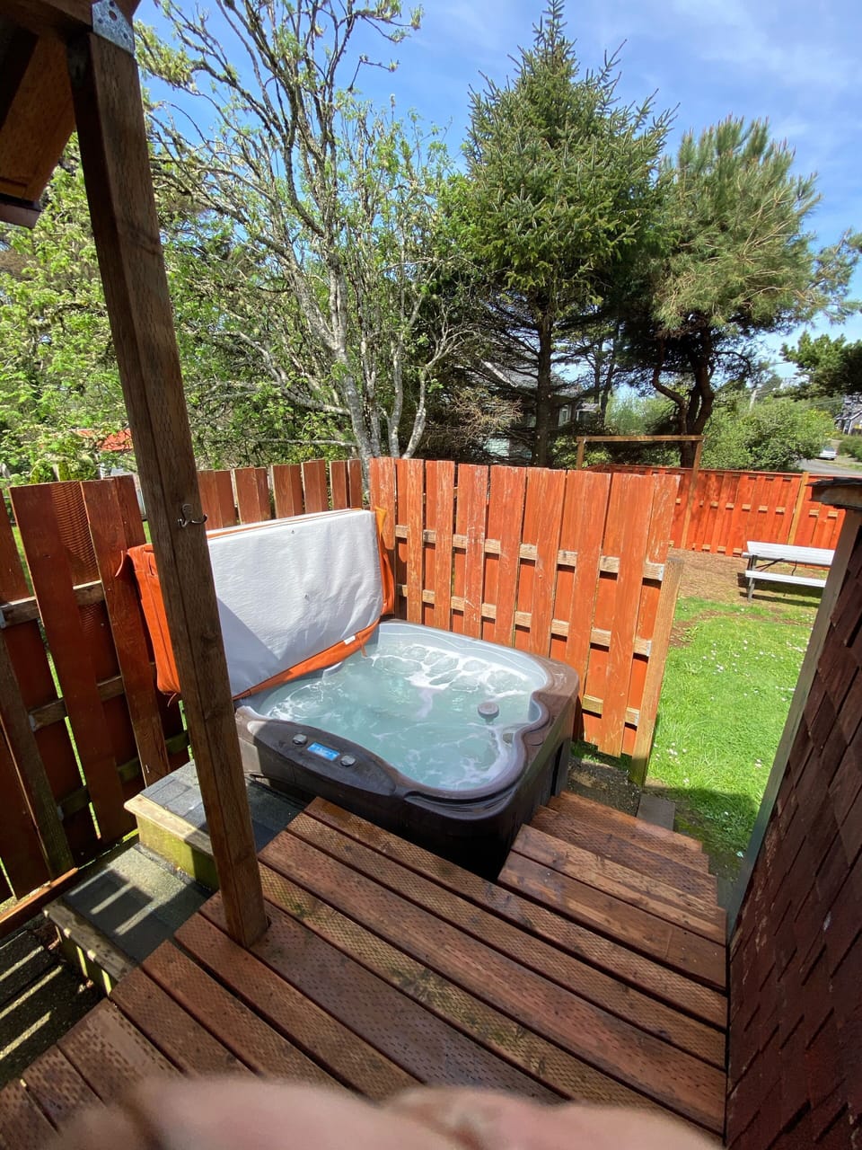 Outdoor spa tub