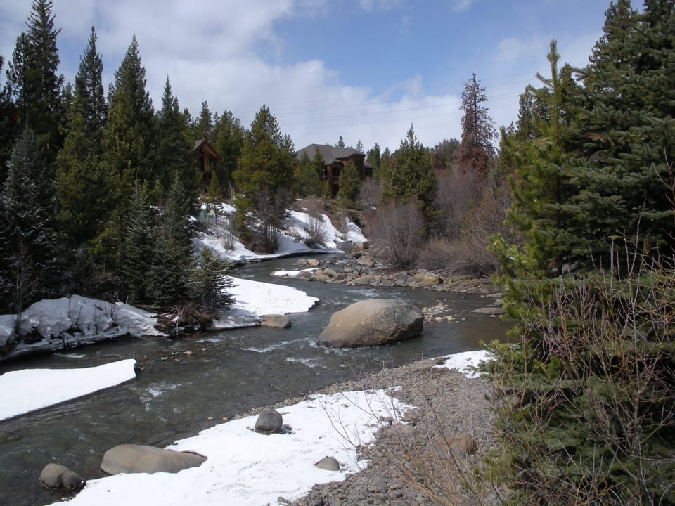 Snake river 5 minute walk from condo