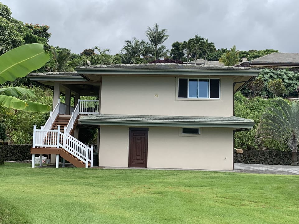 Stairs to Hale Luana