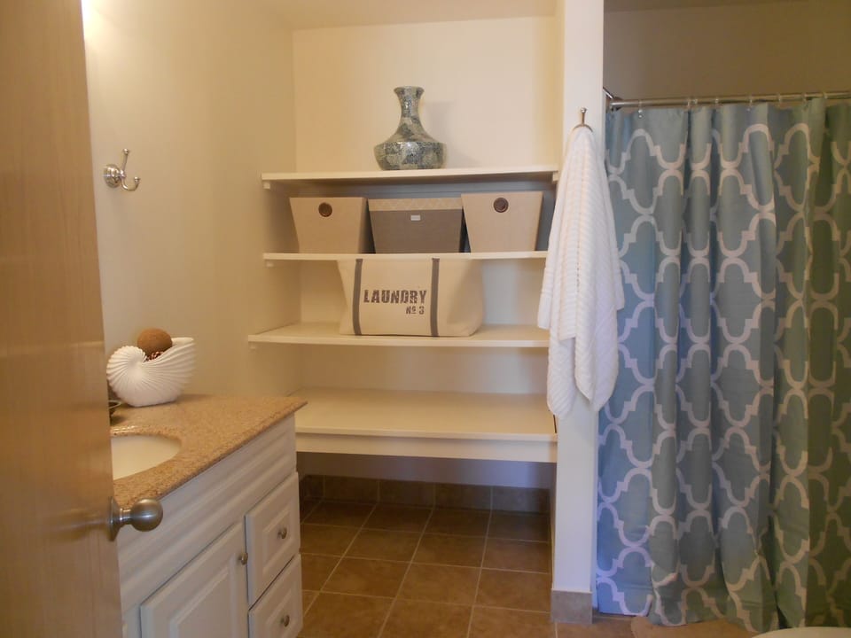 Master bedroom on suite bathroom