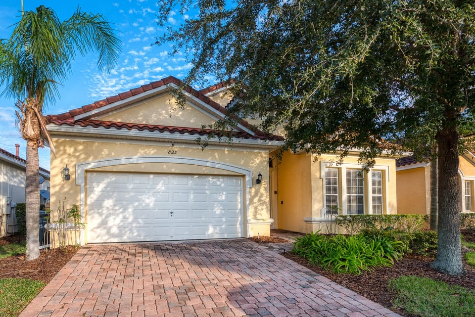 Warm, Tuscan style community!