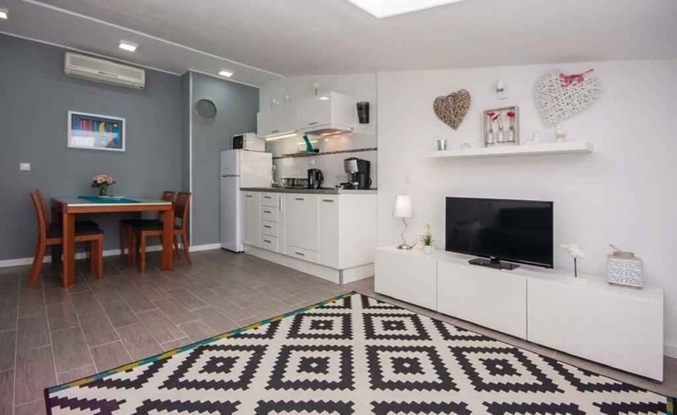 living/bedroom