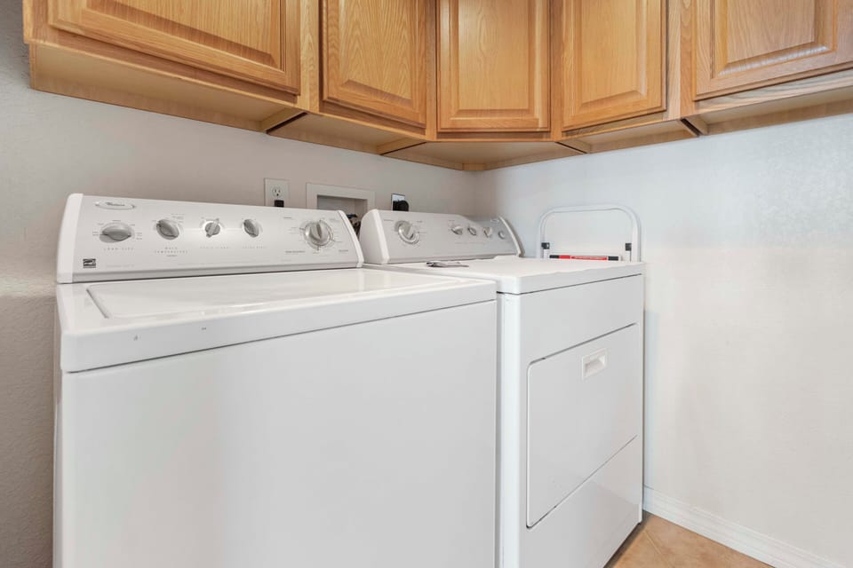 Full washer/dryer off the kitchen