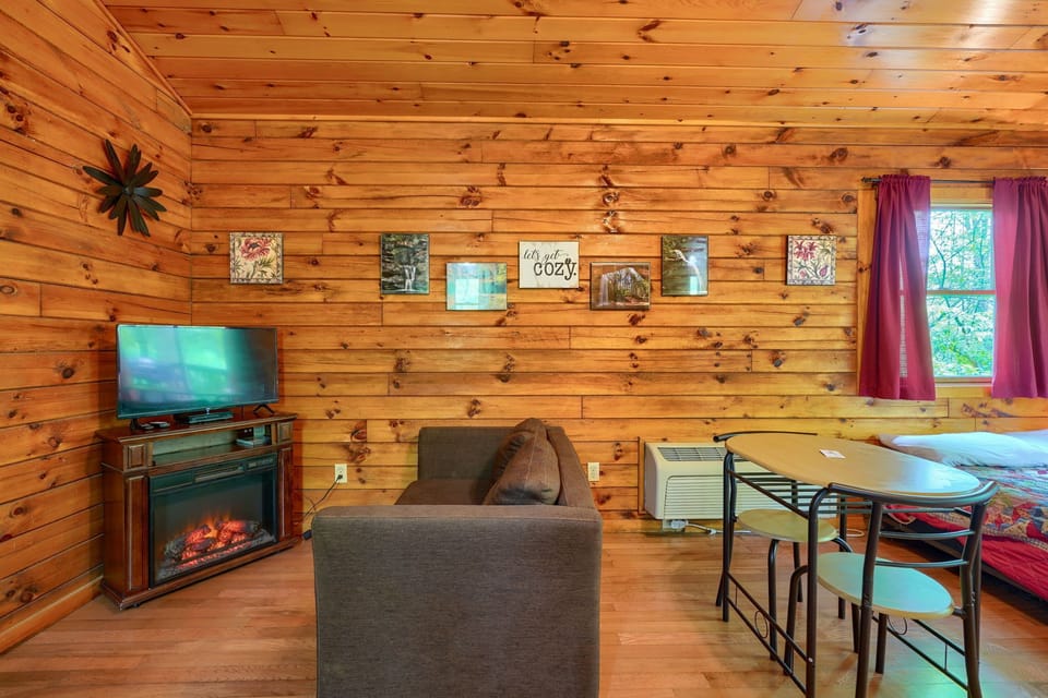Living Room / Lounge