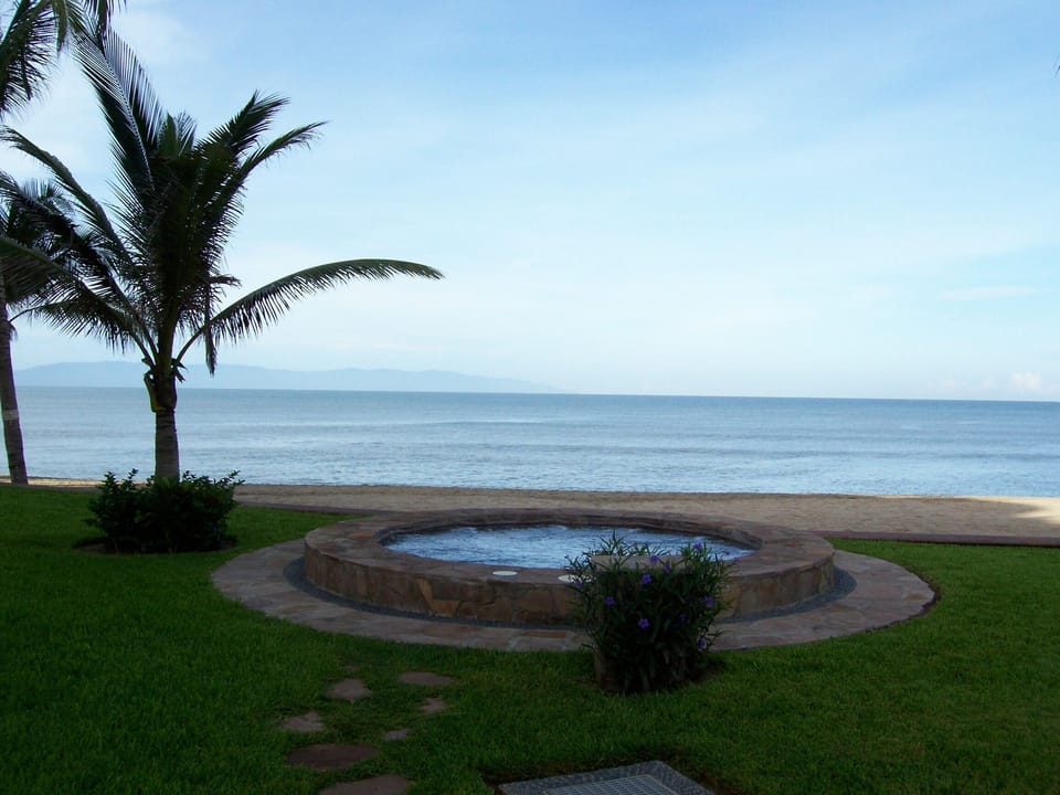 One of four hot tubs along the ocean front.