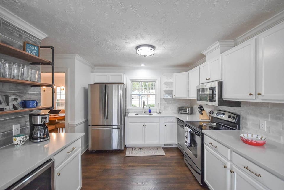 Fully Equipped Kitchen | Crockpot