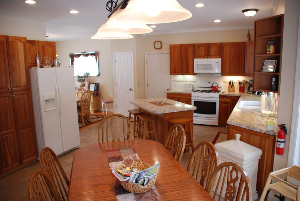 Kitchen & Dinning Room all together seating for 18 +