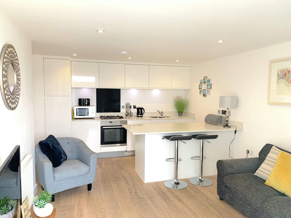 Open plan lounge/kitchen
Dishwasher, WM/Dryer, fridge, freezer, microwave