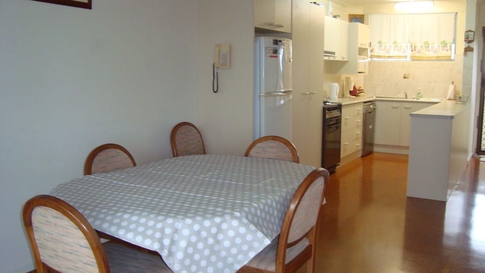 DINNING ROOM