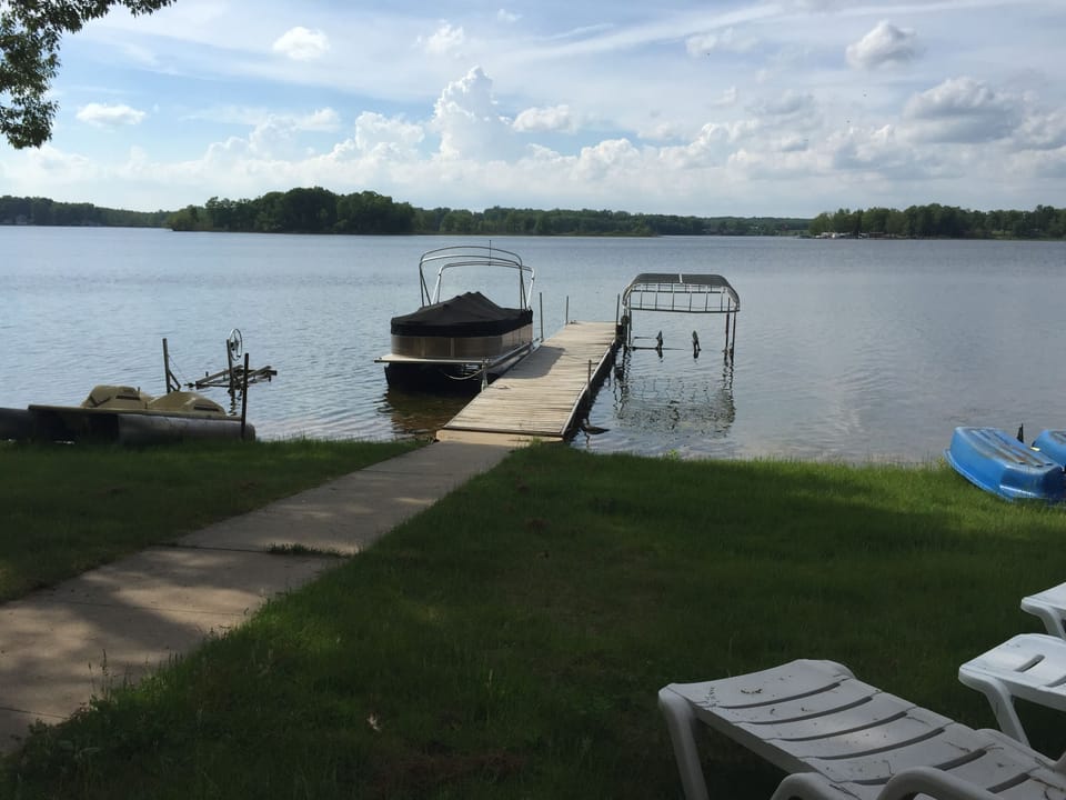 60' x 4' pier, pedal boats, jon boat and lift.  New pontoon available for rent.