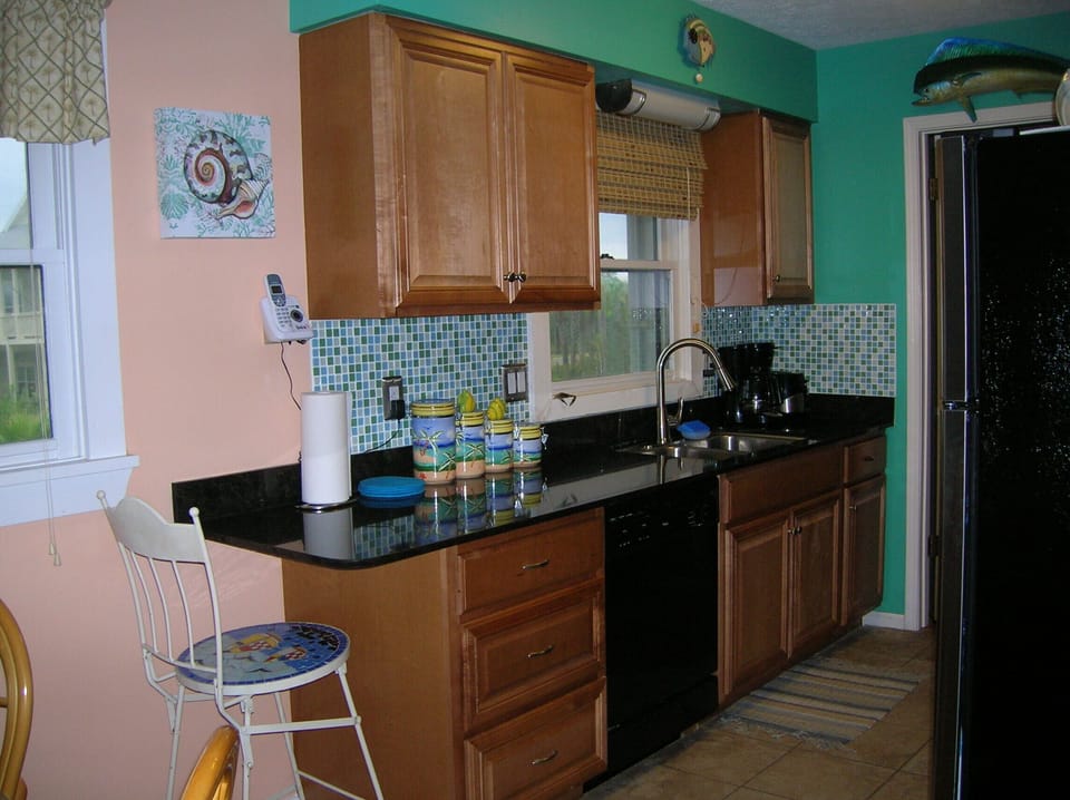 Kitchen with quartz countertops