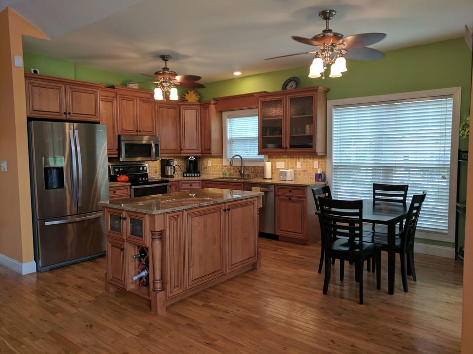 fully stocked kitchen - just bring your groceries
