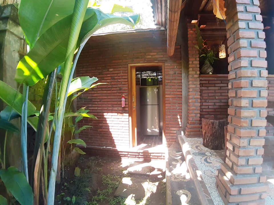 entrance to the kitchen