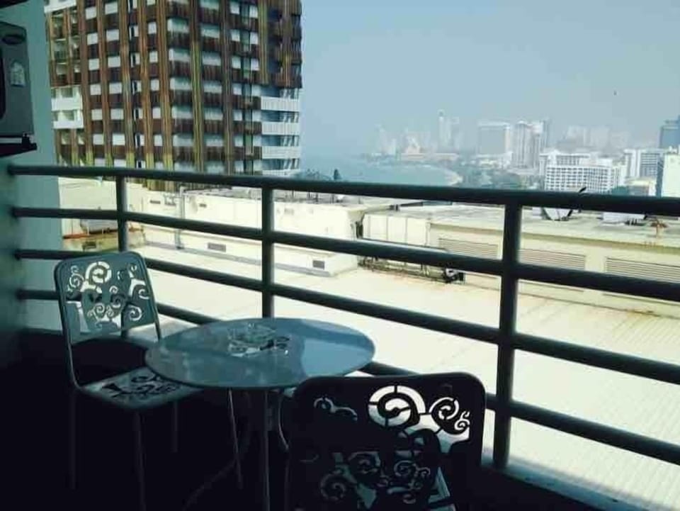 Honeys View Talay 6 Pattaya Beach Triple