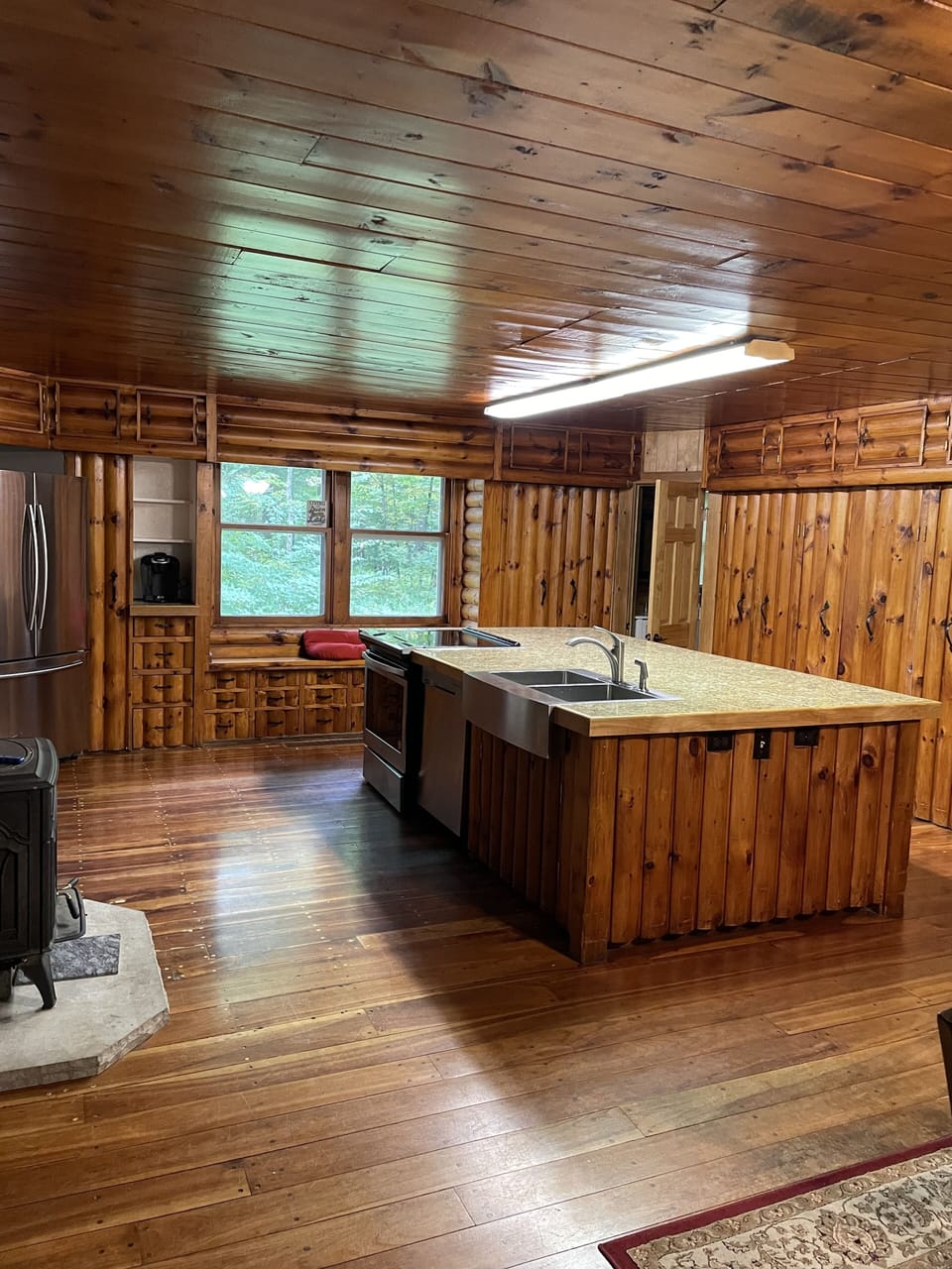 Large Dining Room and Kitchen Perfect for Entertaining