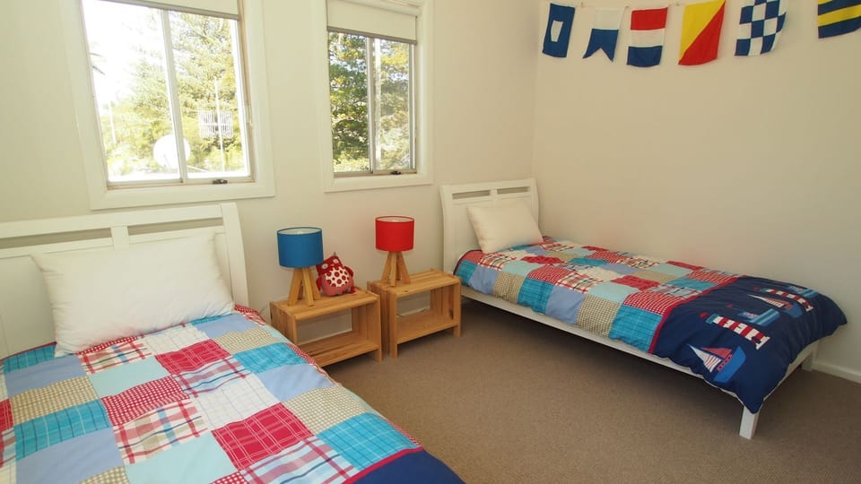 Twin room (upstairs)