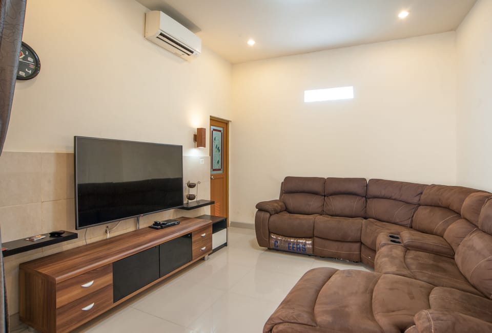 Cozy 3 Bedroom Villa w/ Pool in Jimbaran