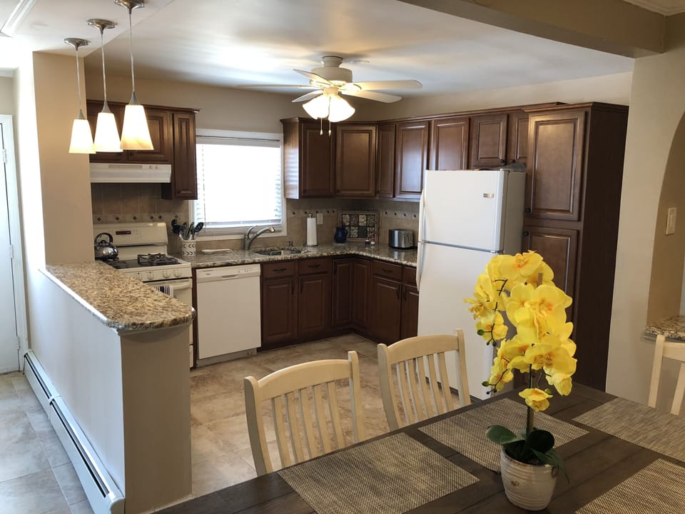 Dining area looking towards kitchen