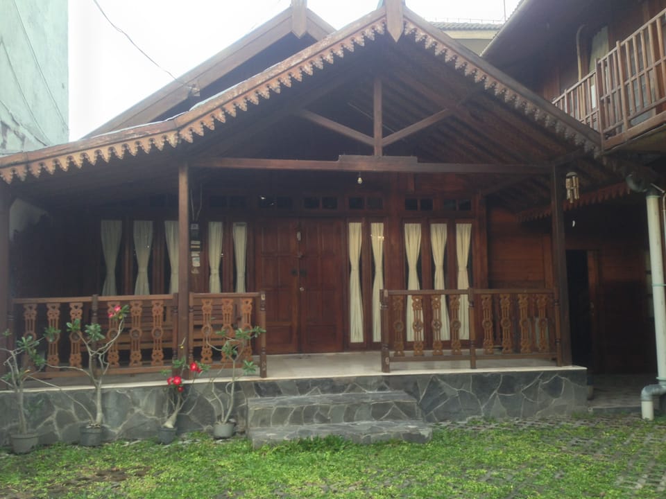 3 Bedroom Family Guesthouse, Yogyakarta