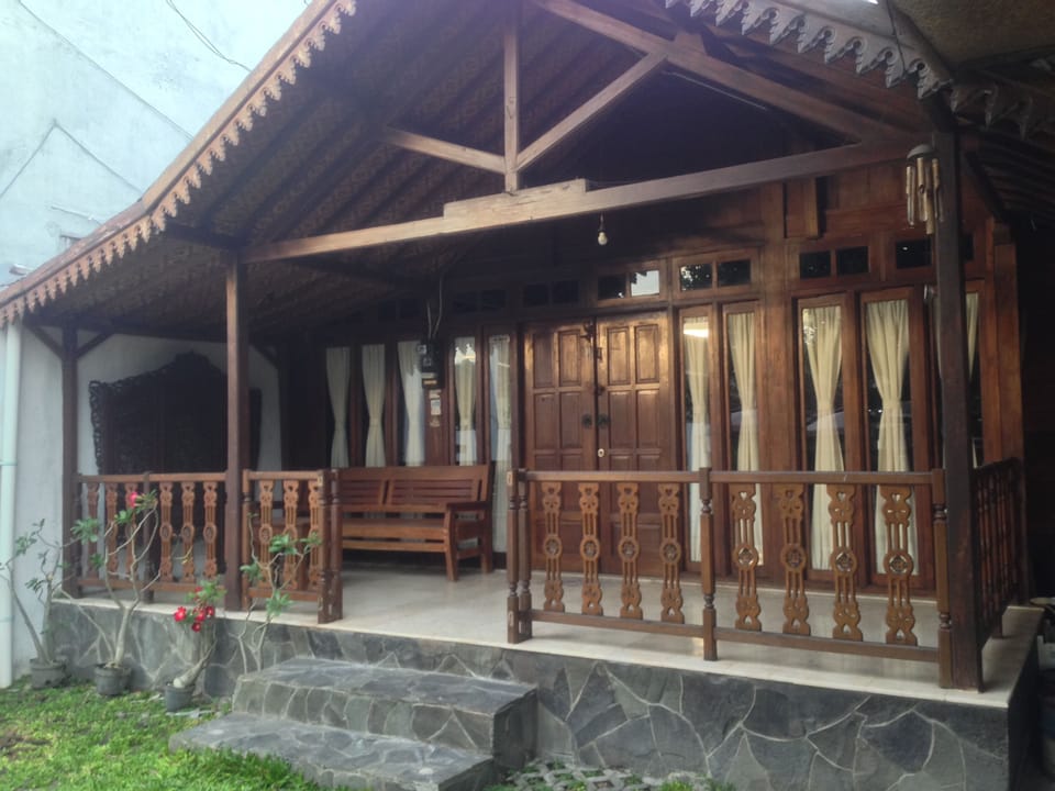 3 Bedroom Family Guesthouse, Yogyakarta