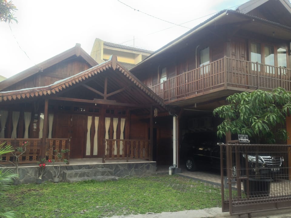 3 Bedroom Family Guesthouse, Yogyakarta