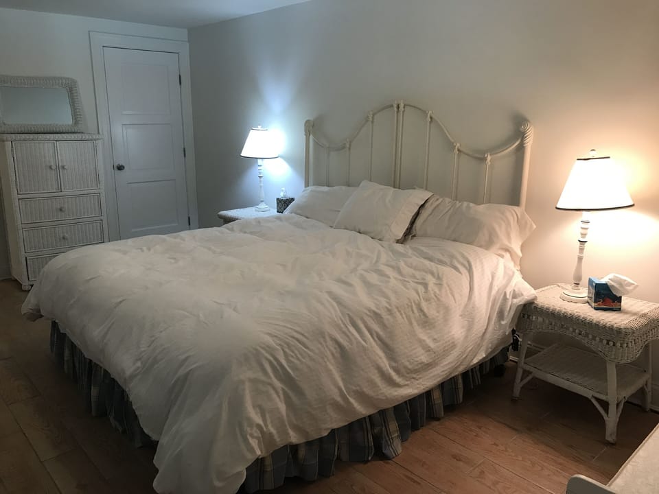 2nd master located downstairs