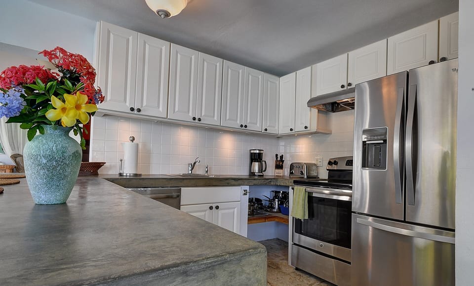 Well appointed kitchen with modern appliances