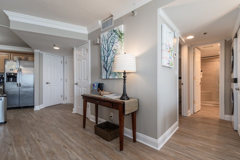 BEACHSIDE 2 SANDESTIN BEACH FRONT 1 BR KING, NEW POOL AND HOT TUB!  SUNSETS!!! Apartment in Miramar Beach