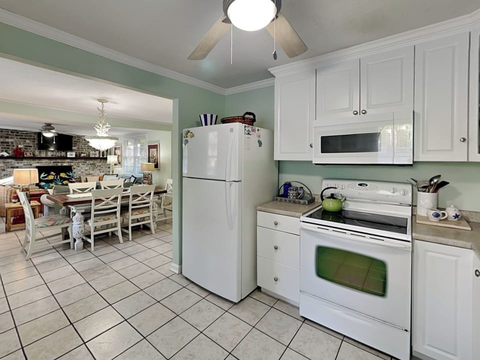 Full Kitchen
