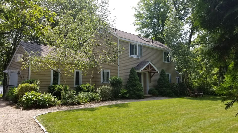 223 Indian Trail South, Wakefield, RI