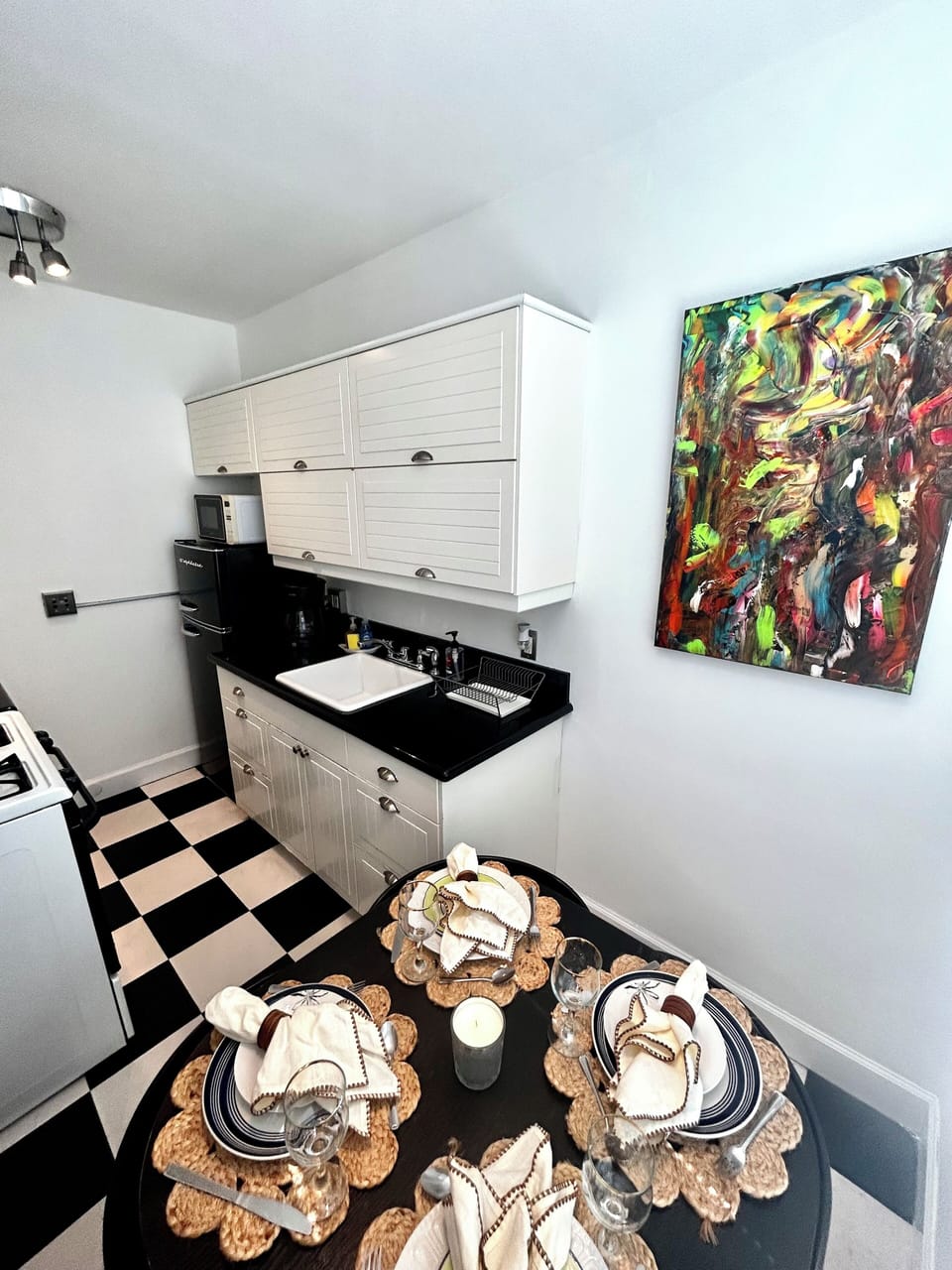  Fully equipped modern Kitchen 