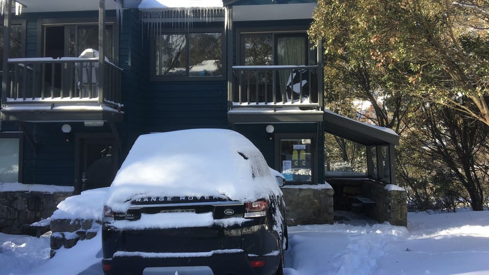Such a beautiful chalet and parking for 2 cars right at the front door.
