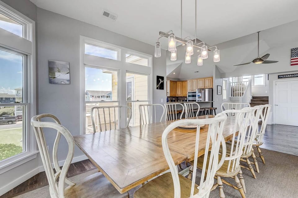 Top-Level Dining Room with Table (seats 10)