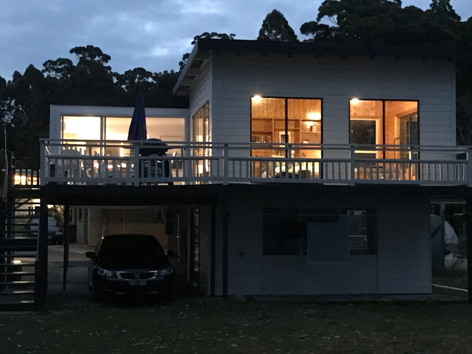 Night view (master on the right)


