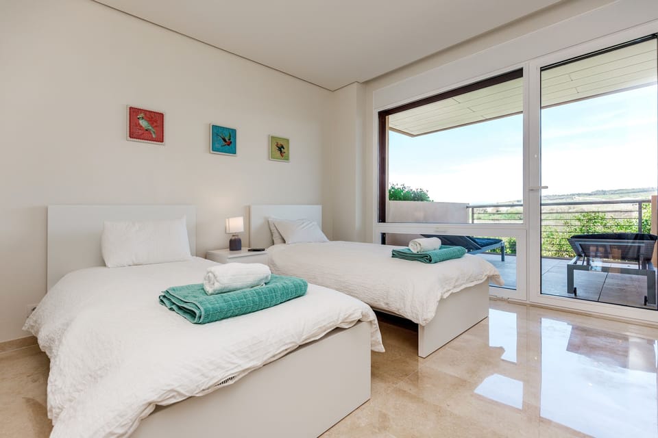Marina Waterfront Apartment with spectacular views