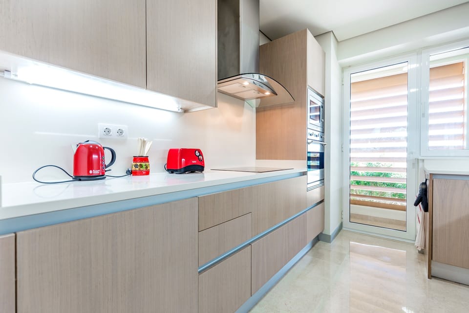 Marina Waterfront Apartment with spectacular views