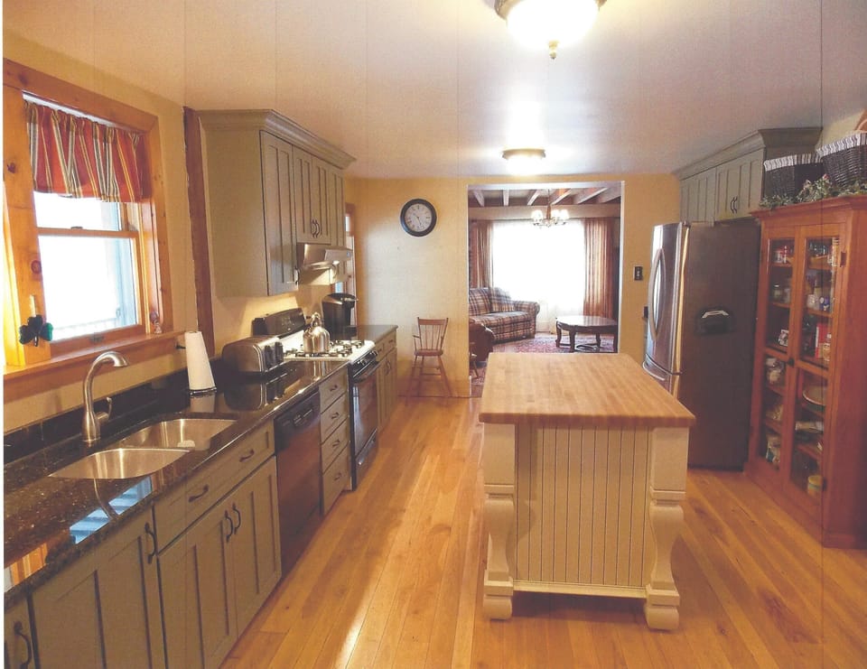 New refrigerator and stove installed in 2023