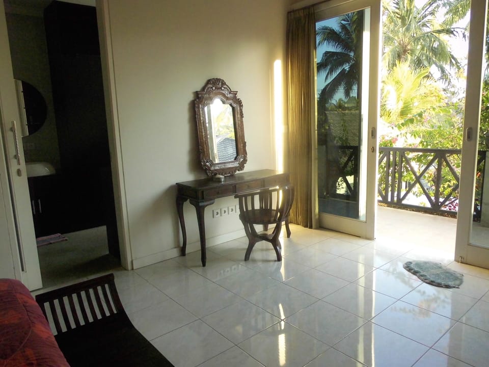 Main Bedroom, with ensuite.