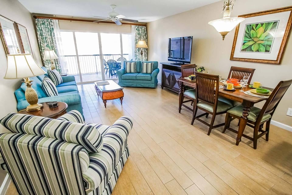 Spacious condo; sleeps 6