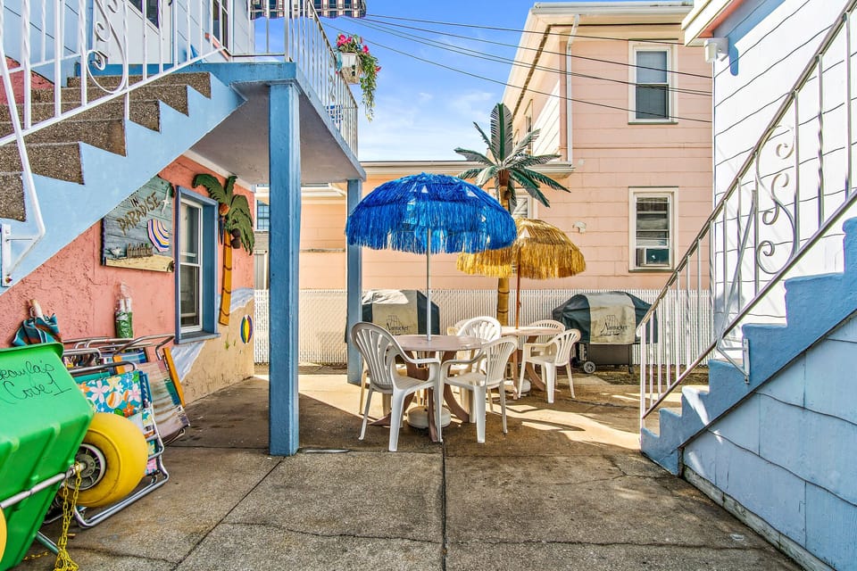 Shared Courtyard with BBQ Grill and dining experience