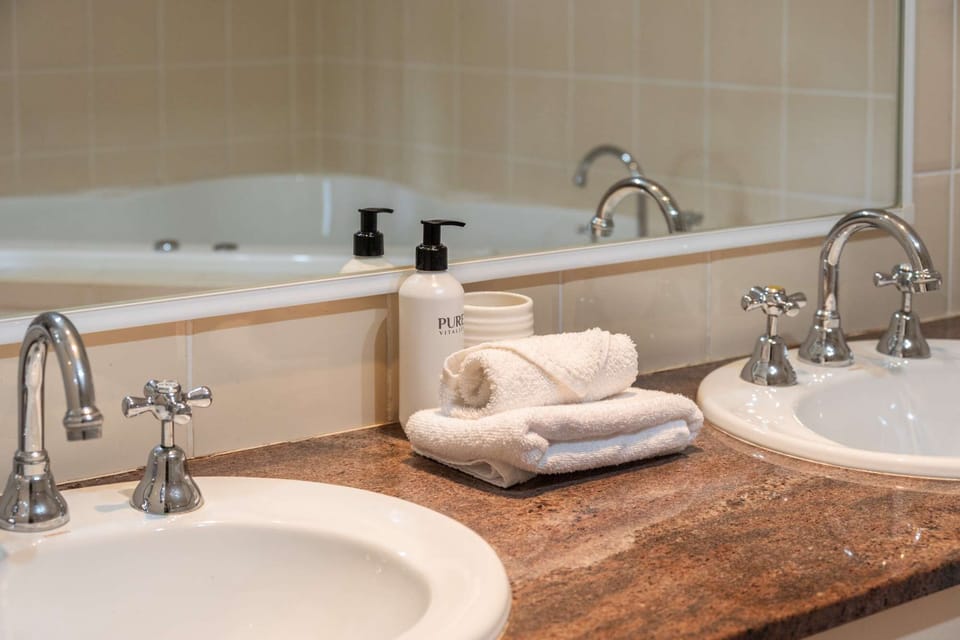 Ensuite Deco 1