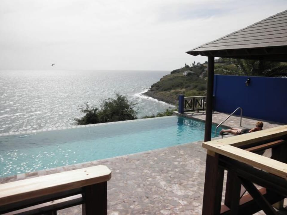 The community pool and hot tub with stunning views is just a short walk away.