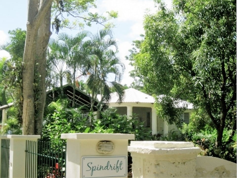   WELCOME!   
to Spindrift Villa
