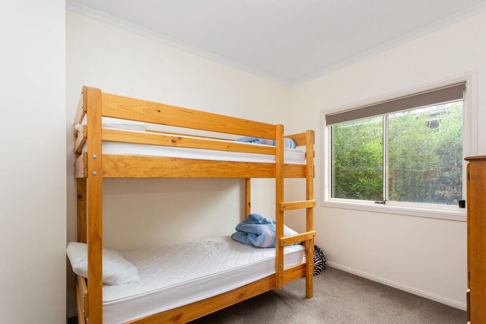 Downstairs bedroon with bunk bed