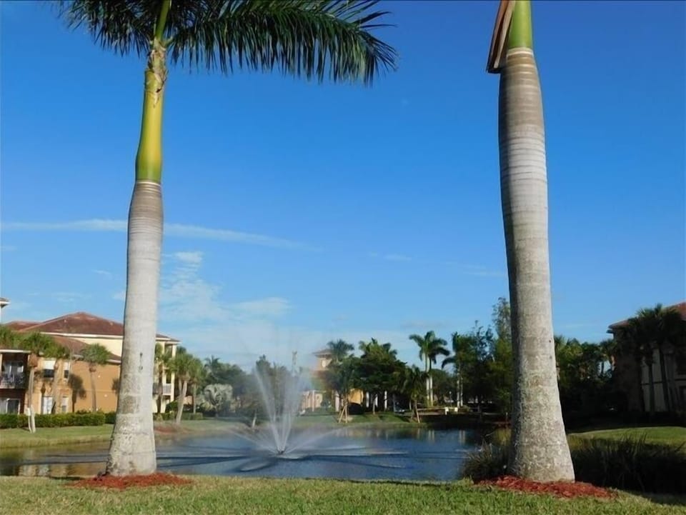 Beachwalk lake