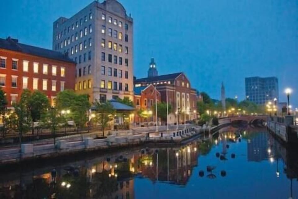 Rhode Island School of Design (RISD) only 5.5 miles from the Fenner House