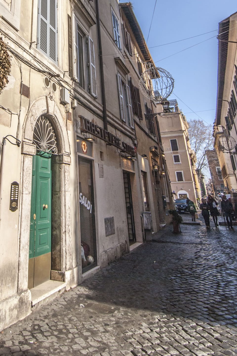 Front door in Via della Lungaretta