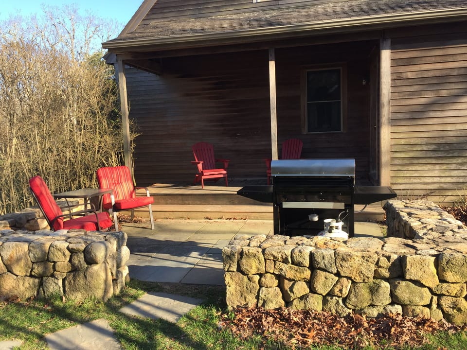 Side porch & patio. 
New gas grill