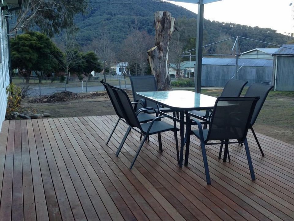 Snow Gum deck looking toward Jounama Pond